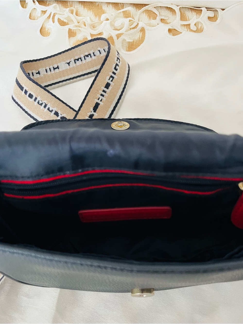 Tommy Hilfiger Black Leather Crossbody with Beige Logo Strap - Picture 4 of 6